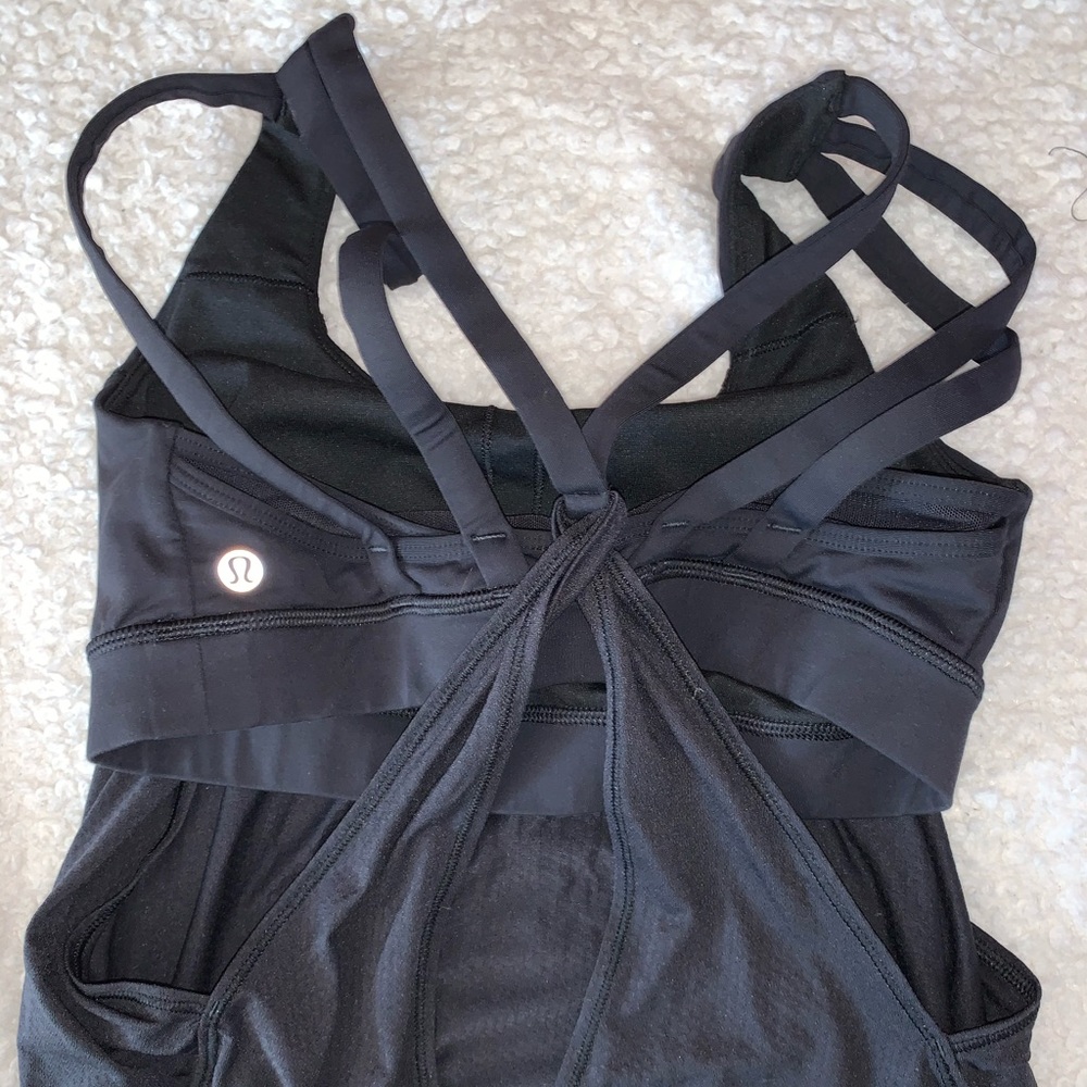 Lululemon workout tank with bra attached